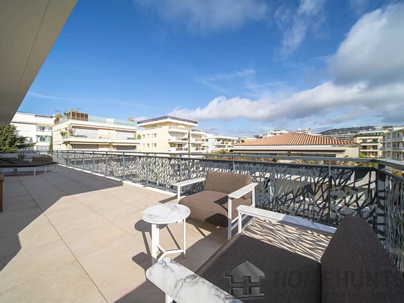 3 Bedroom Apartment in Cannes 20