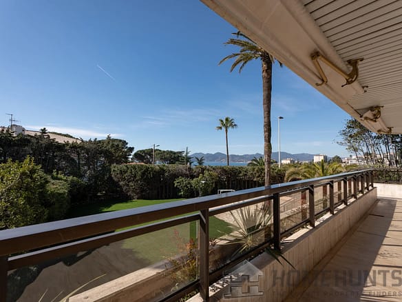 5 Bedroom Apartment in Cannes 8