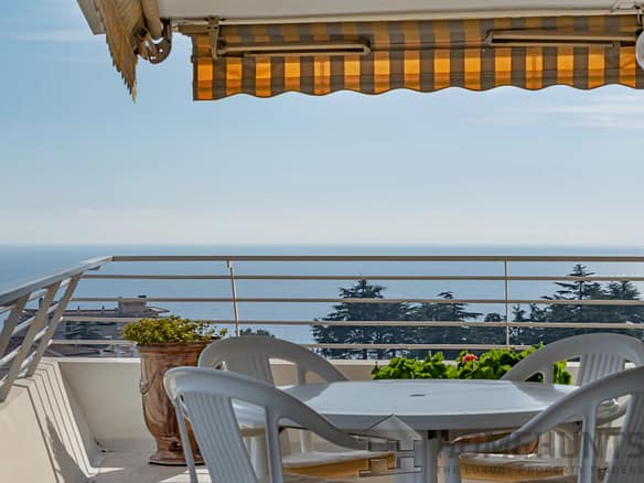 3 Bedroom Apartment in Cannes 60