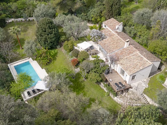 3 Bedroom Villa/House in Chateauneuf Grasse 4