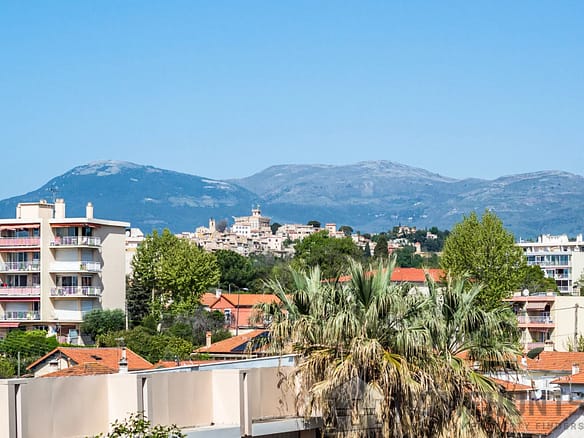 3 Bedroom Apartment in Cagnes Sur Mer 6