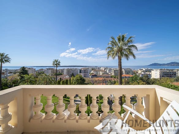 4 Bedroom Apartment in Cannes 8