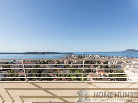 2 Bedroom Apartment in Cannes 16