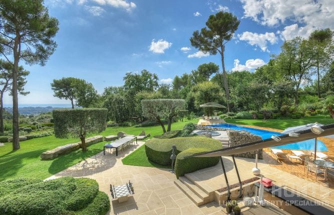 5 of the Most Stunningly Designed Luxury Properties For Sale in France 3