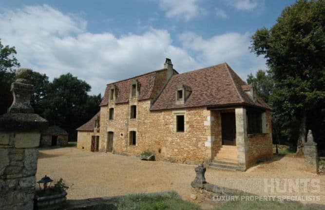 Beautiful 18th century chateau with five stone gites
