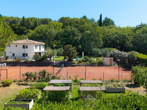 5 Bedroom Villa/House in Aix En Provence 9