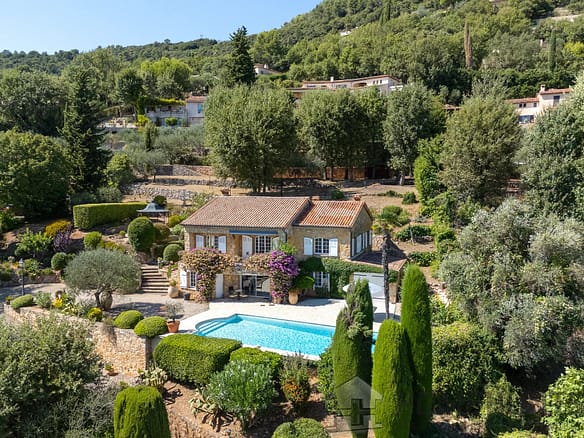 4 Bedroom Villa/House in Speracedes 28