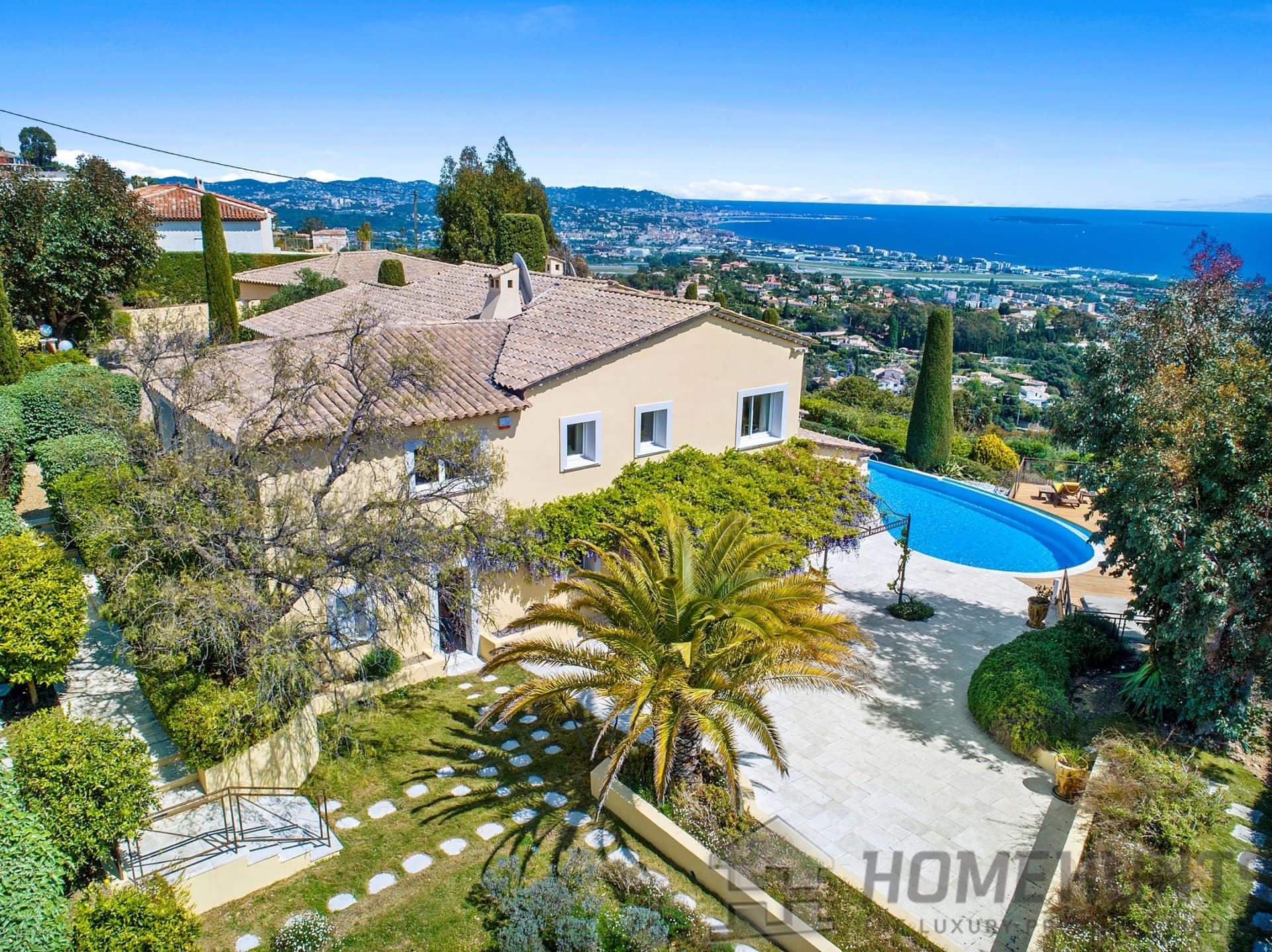 Villa/House For Sale in Mandelieu La Napoule HH14554615