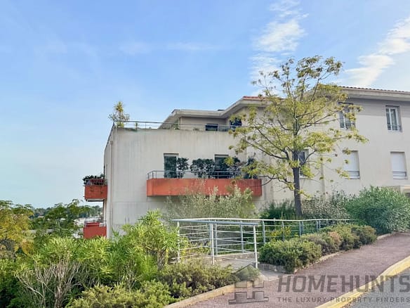 4 Bedroom Apartment in St Raphael 4