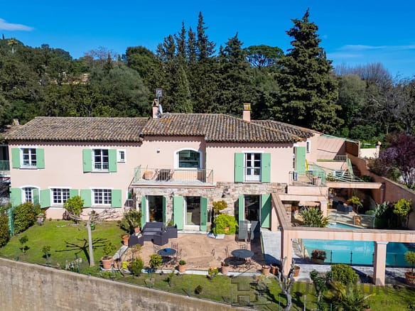 Villa/House For Sale in Grimaud 3