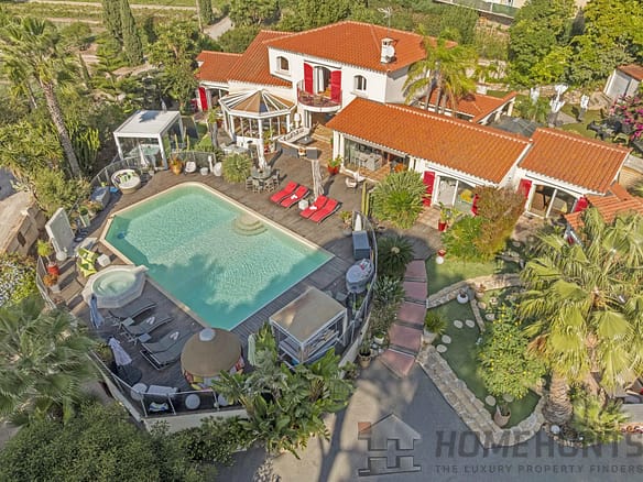 7 Bedroom Villa/House in Carqueiranne 2