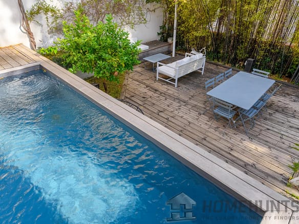 3 Bedroom Apartment in Marseille 5