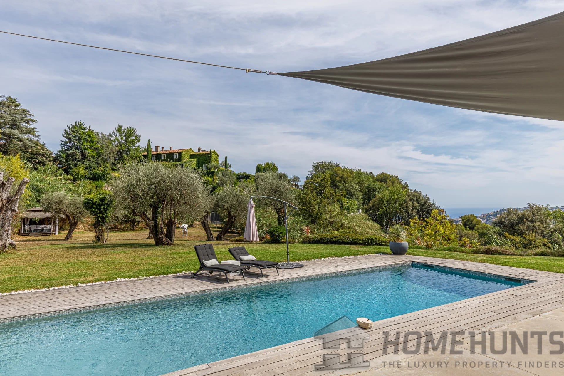 Villa/House For Sale in Nice 16