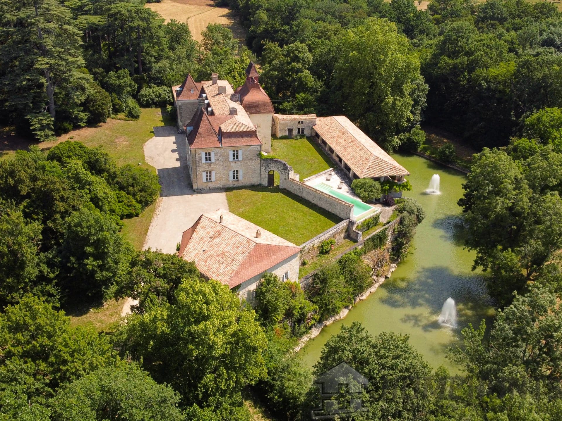Castle/Estates For Sale in Monflanquin 6