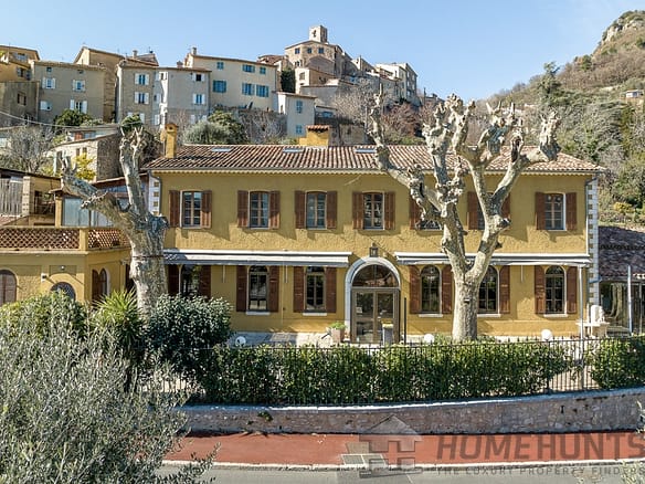 Villa/House For Sale in Le Bar Sur Loup 9