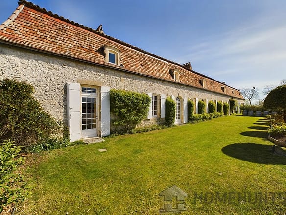 Villa/House For Sale in Montcaret 4