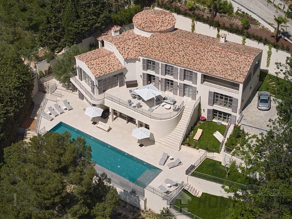 Villa/House For Sale in Cannes 26