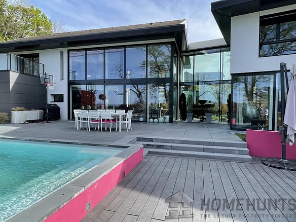 Villa/House For Sale in Yvoire 22