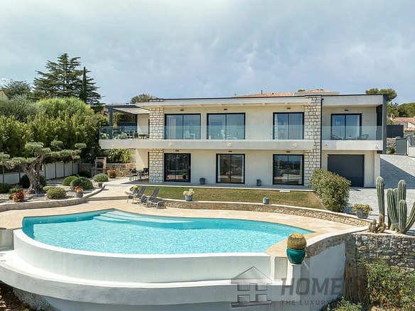 Villa/House For Sale in Cannes 9