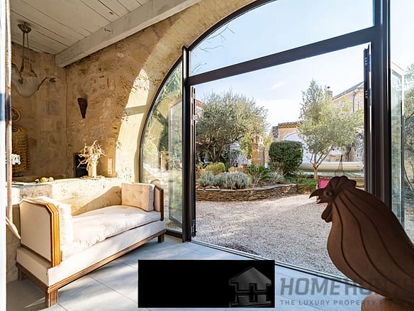Villa/House For Sale in Uzes 18