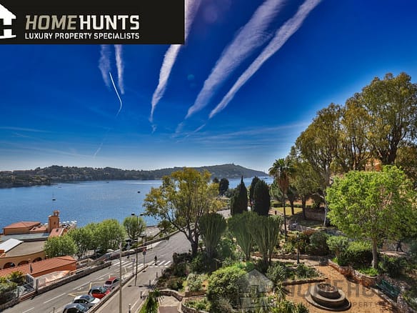 Apartment For Sale in Villefranche Sur Mer 4