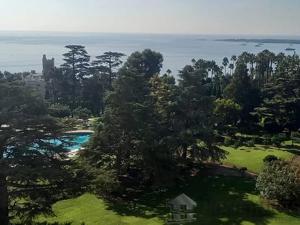 Apartment For Sale in Cannes 15