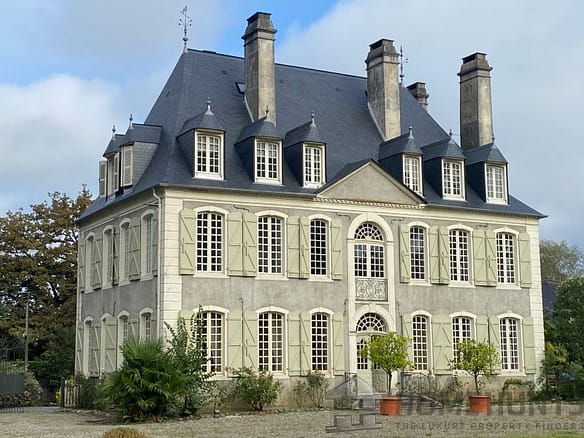 Castle/Estates For Sale in Pau 10