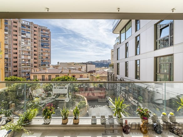 Apartment For Sale in Monaco 8