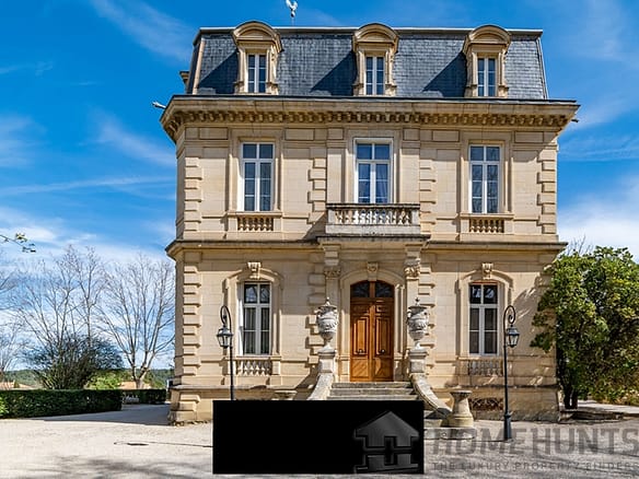 Villa/House For Sale in Nimes 4