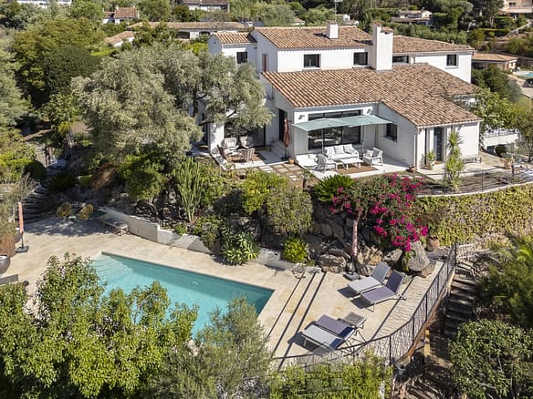 6 Bedroom Villa/House in Mandelieu La Napoule 9