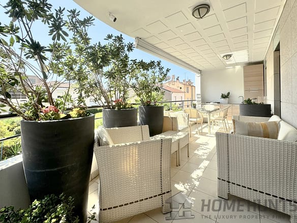 3 Bedroom Apartment in Cannes 4