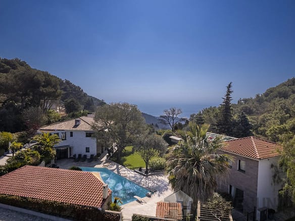 8 Bedroom Villa/House in Eze 2