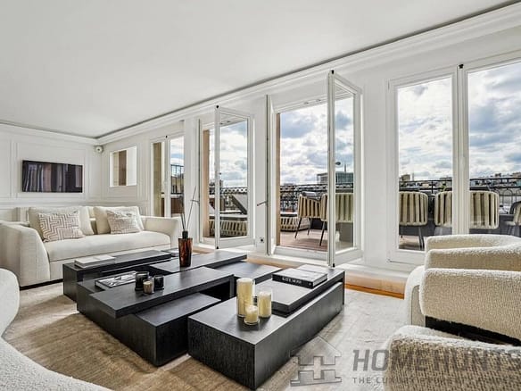 3 Bedroom Apartment in Paris 8th (Golden Triangle - Parc Monceau) 3
