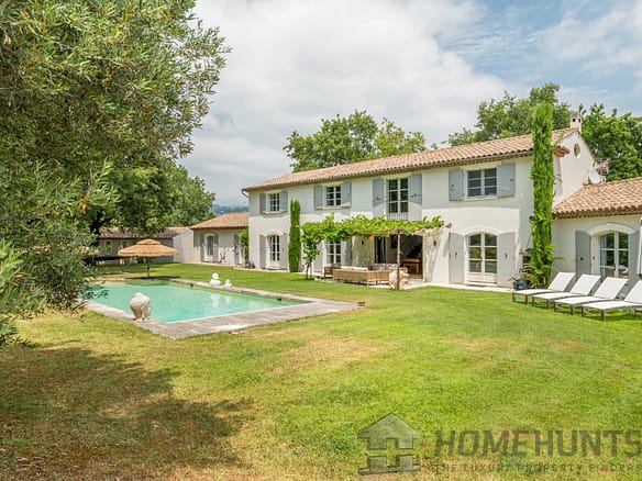 Villa/House For Sale in Chateauneuf Grasse 4