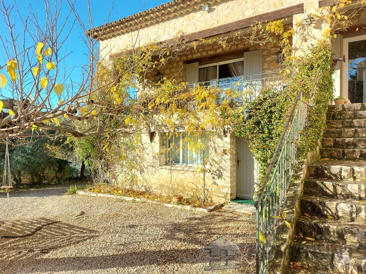 Villa/House For Sale in Lourmarin HH15236720