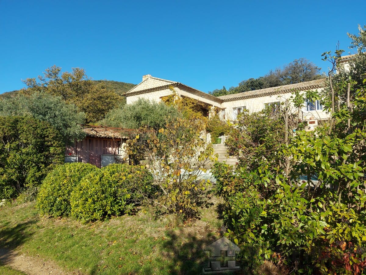 Villa/House For Sale in Lourmarin HH15236720