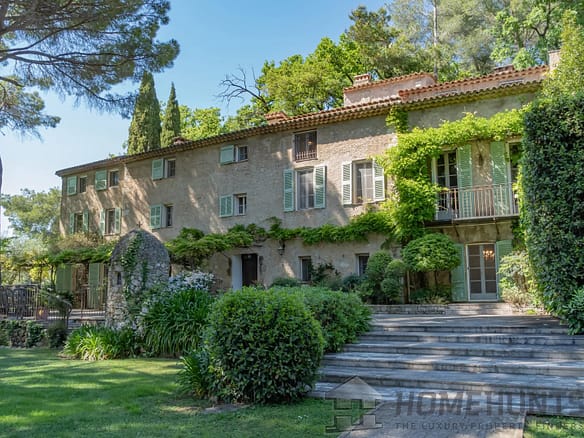 9 Bedroom Villa/House in Grasse 2