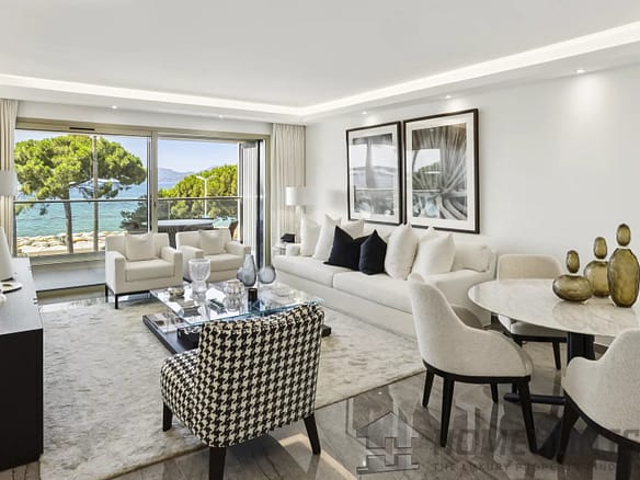 2 Bedroom Apartment in Cannes 5