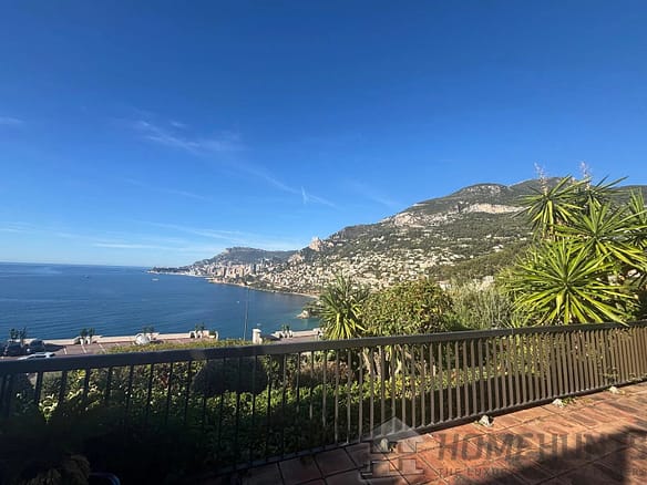 2 Bedroom Apartment in Roquebrune Cap Martin 3