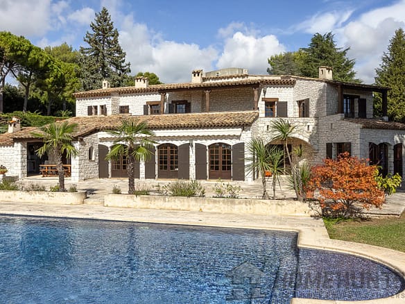 5 Bedroom Villa/House in St Paul 36