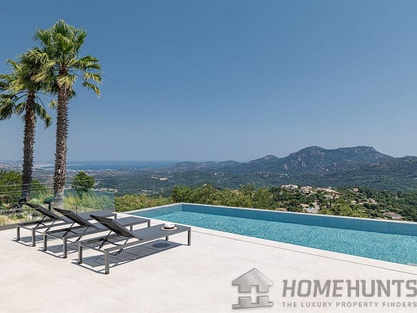 Villa/House For Sale in Les Adrets De L Esterel 12