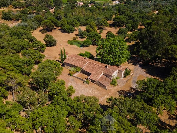 Villa/House For Sale in Grimaud 34