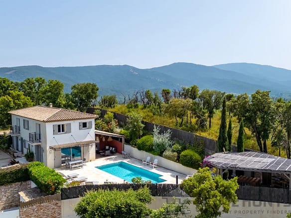 Villa/House For Sale in Cogolin 2
