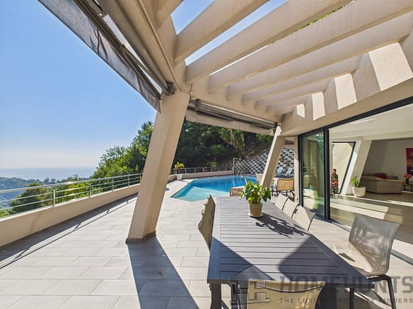 4 Bedroom Villa/House in Menton 2