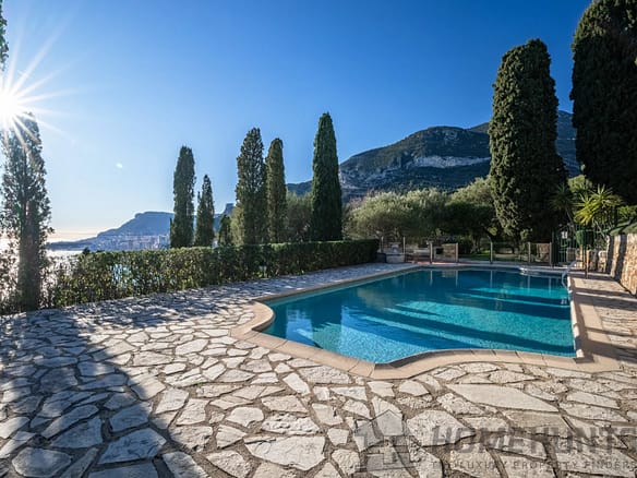 3 Bedroom Apartment in Roquebrune Cap Martin 3