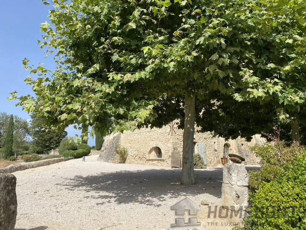 Castle/Estates in Aix En Provence 11