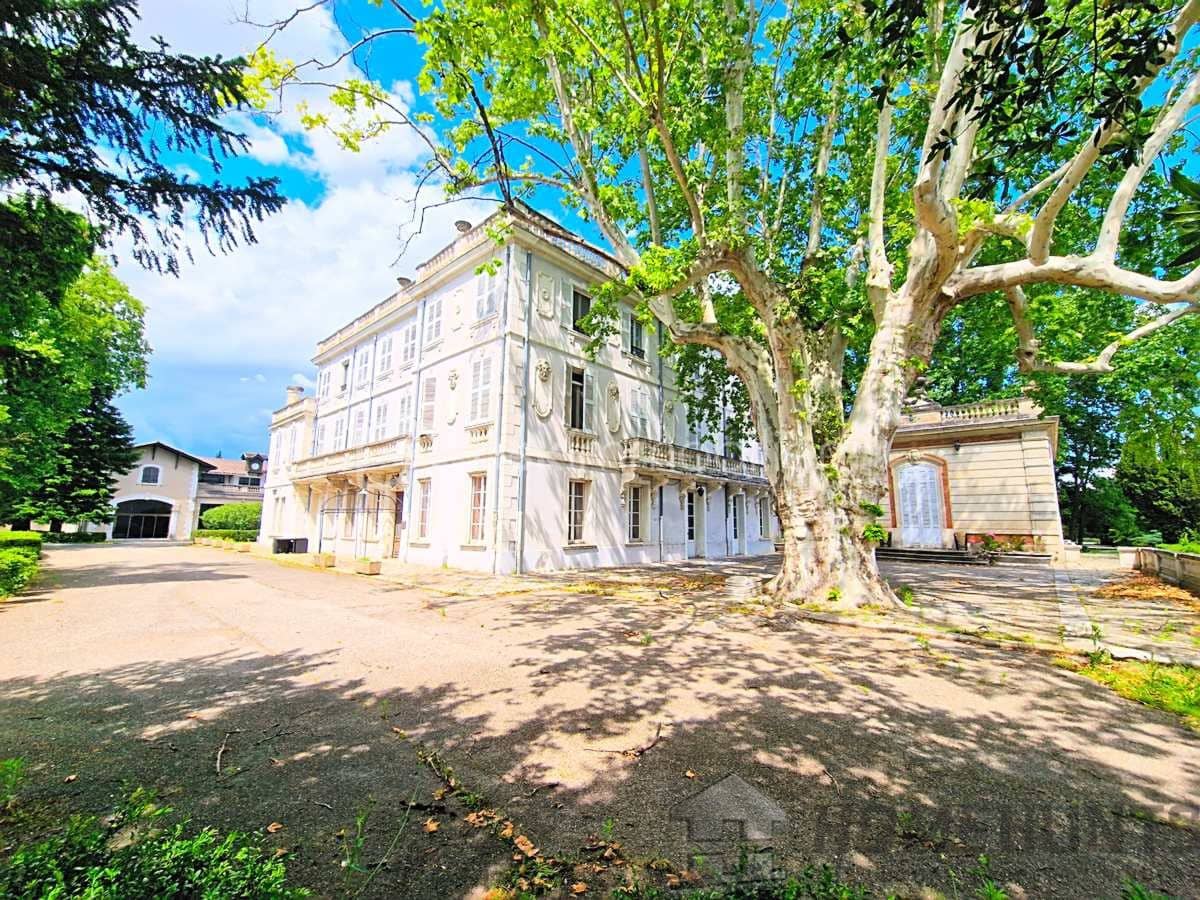 Castle/Estates For Sale in Pierrelatte 14