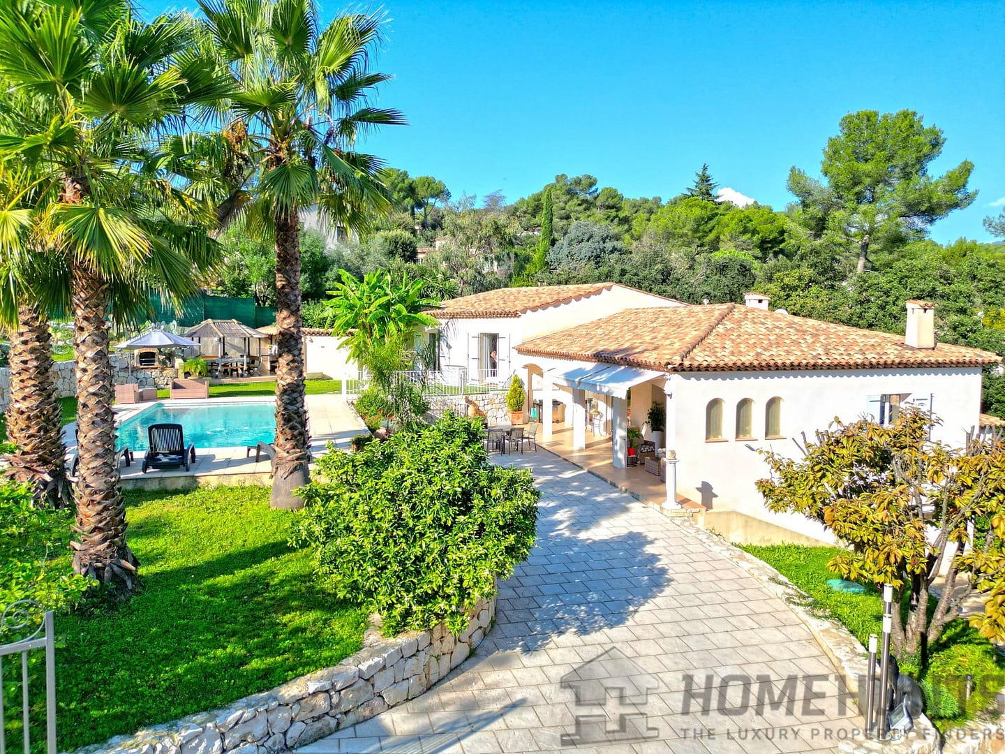 4 Bedroom Villa/House in Roquefort Les Pins 12