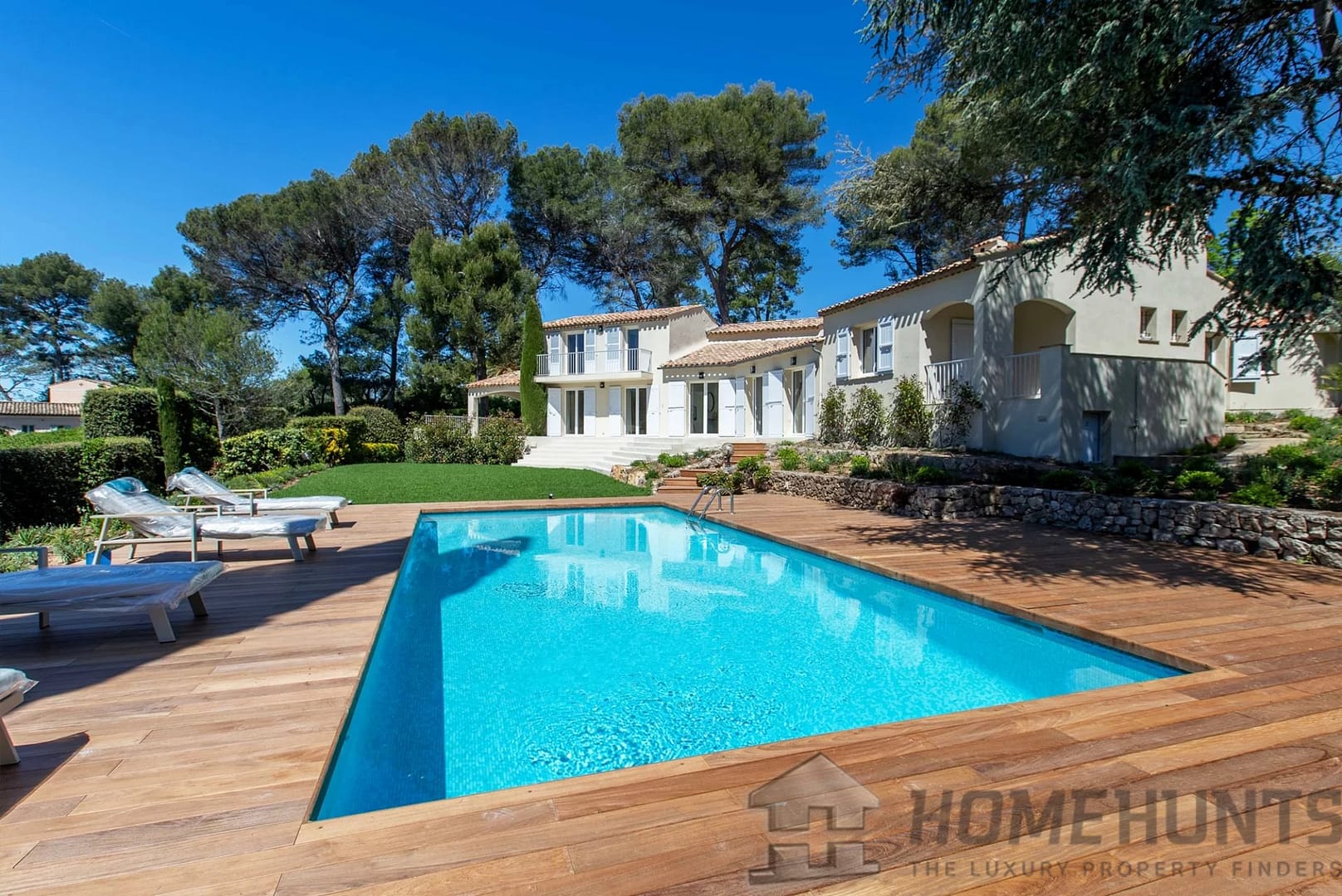 5 Bedroom Villa/House in Biot 8