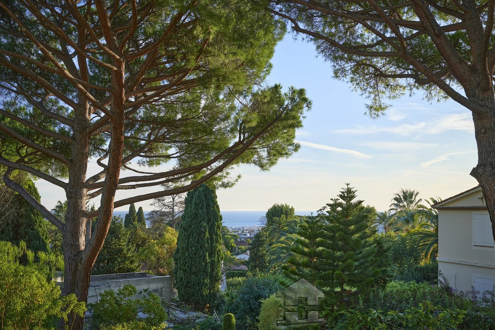 3 Bedroom Apartment in Cannes 10